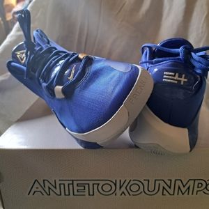 Nike Men Sneakers size 11.5 Zoom Freak 1